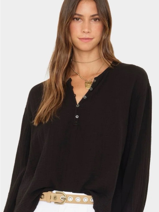 XiRENA Tops - XiRENA Black Long sleeve cotton Blouse. Beautiful details